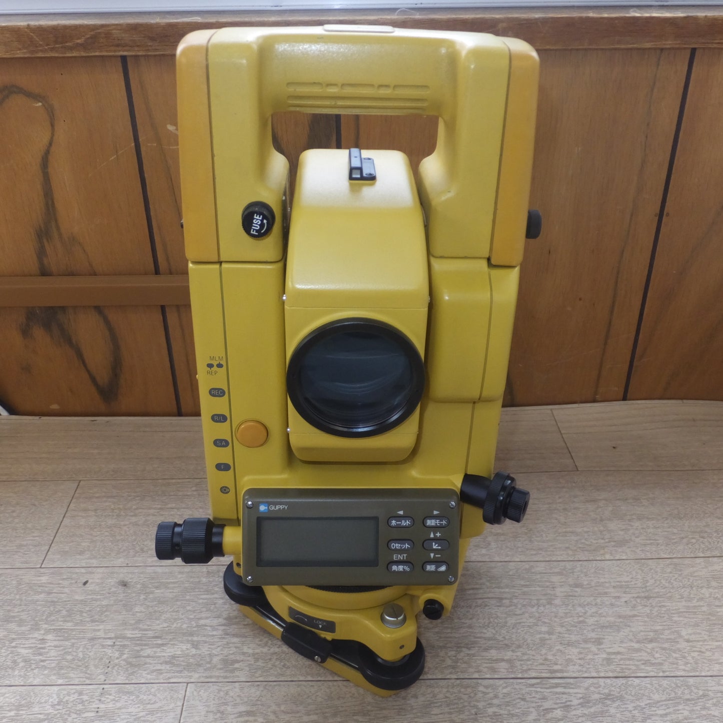 [送料無料] 現状品★トプコン TOPCON エレクトロニックトータルステーション グッピー GTS-310II　ELECTRONIC TOTAL STATION　バッテリー 4個★
