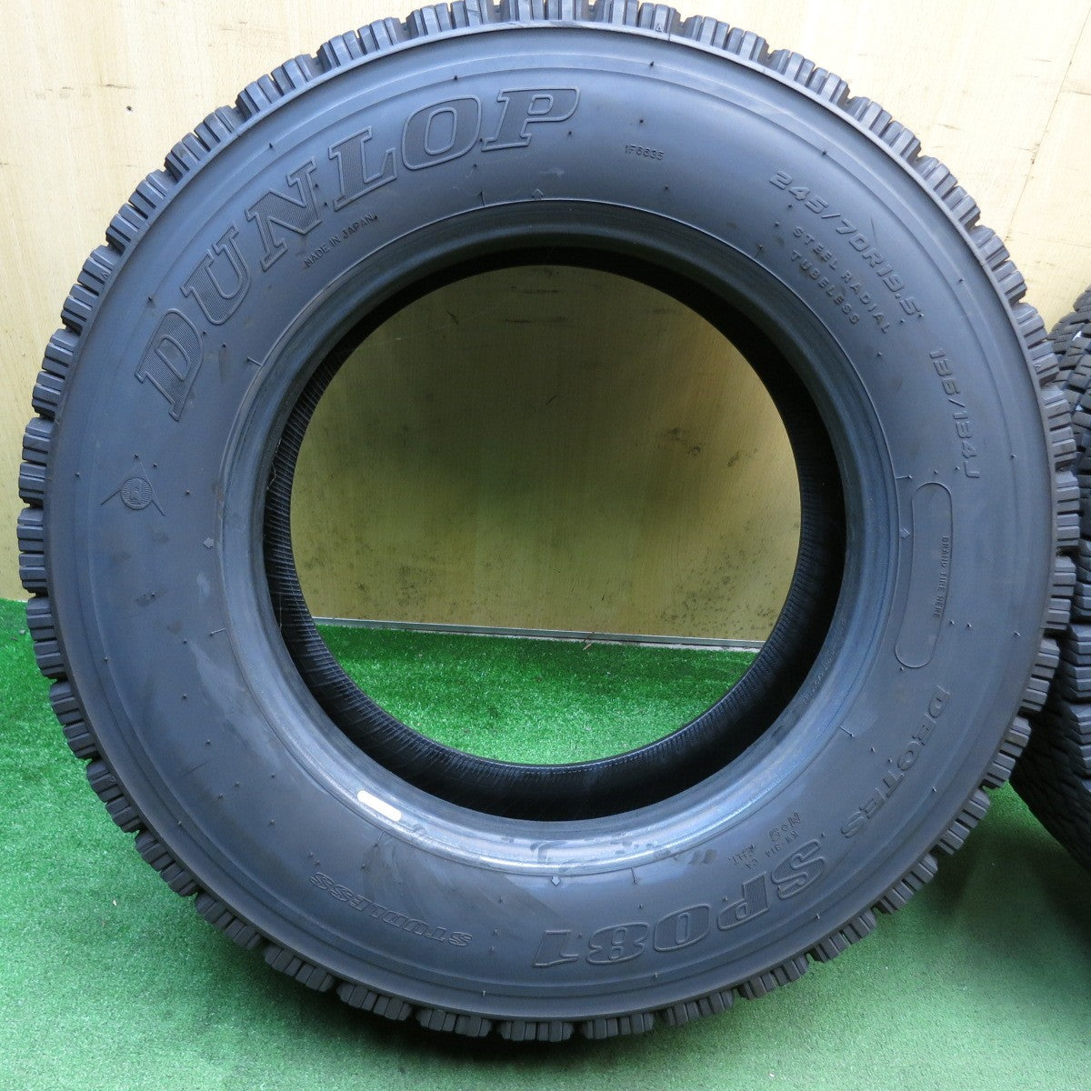 2本価格！25年◎トラック タイヤ 245/70R19.5 136/134J スタッドレス ダンロップ デクテス SP081 19.5インチ◎6090202KKスタ