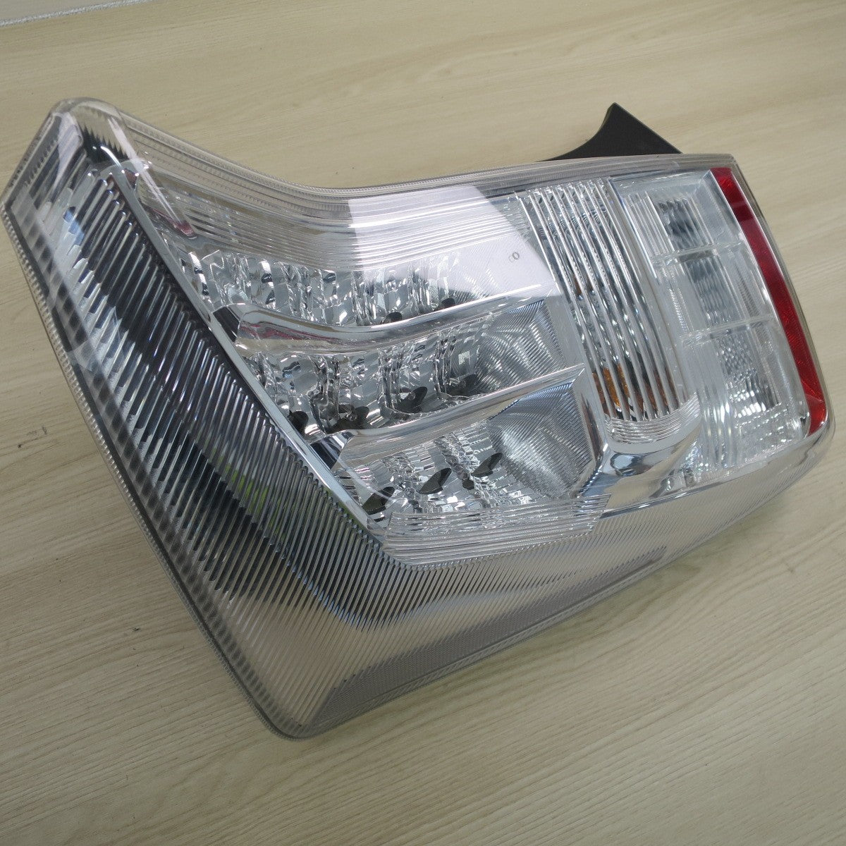 ♪トヨタ ZVW30 プリウス 純正 テールライト STANLEY 47-37 STANLEY P8007 左 側 のみ TOYOTA 照明 カー パーツ♪