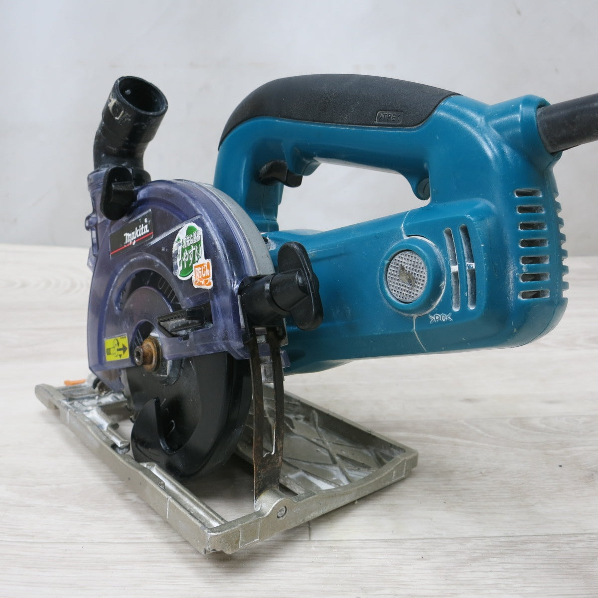[送料無料] ◆makita マキタ 125mm 防じんマルノコ 5205FX 切断機 丸のこ 木工用 電動工具 100V◆