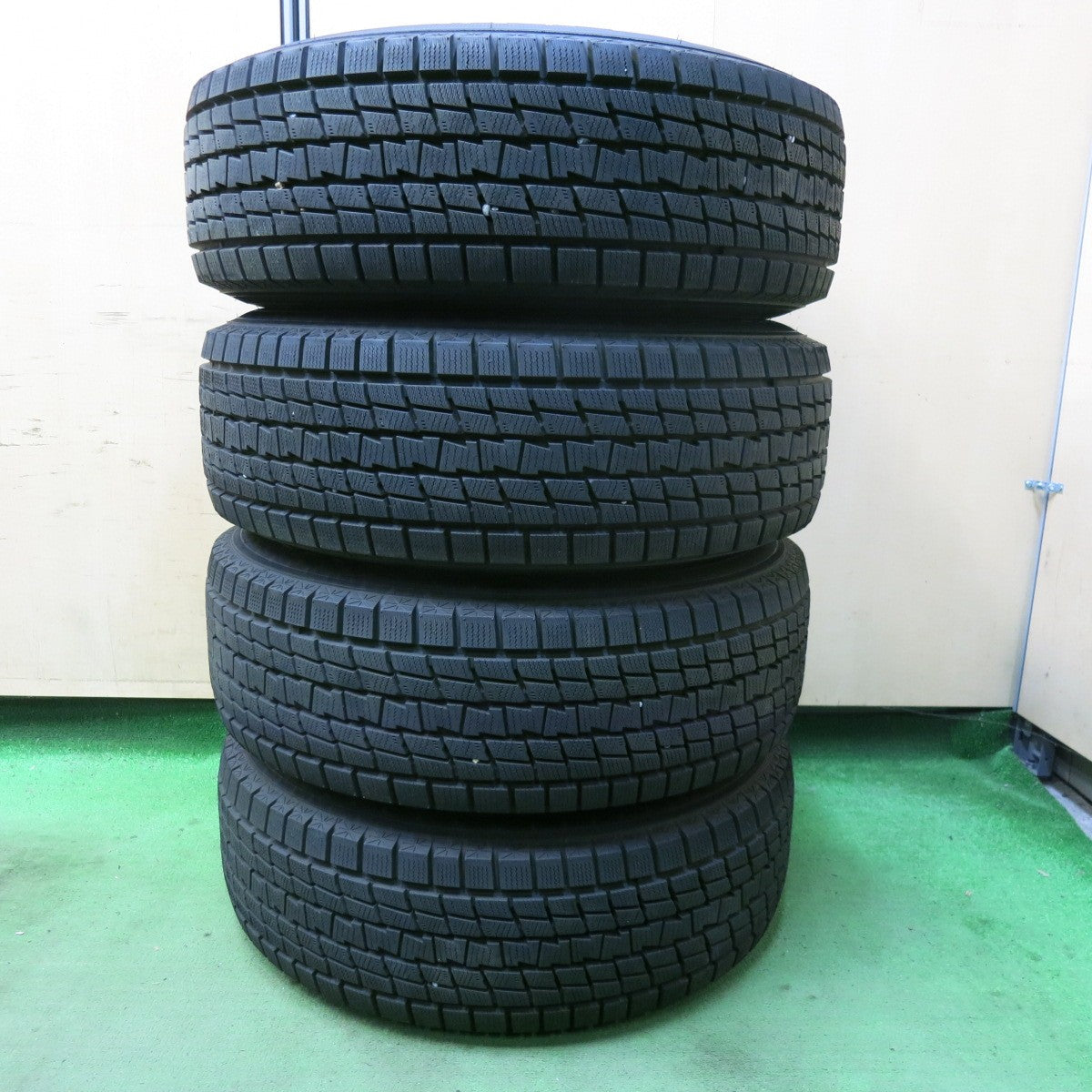 バリ溝！22年！9.5分以上★ランドローバー 等 235/70R16 スタッドレス グッドイヤー アイスナビ SUV スチール ホイール 16インチ PCD120/5H★5062605SYス