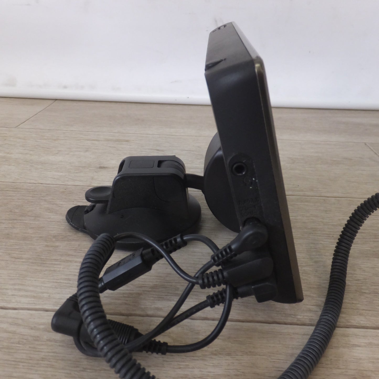 [送料無料] ★パナソニック Panasonic SSDポータブルカーナビゲーション Gorilla CN-GP720VD(20★