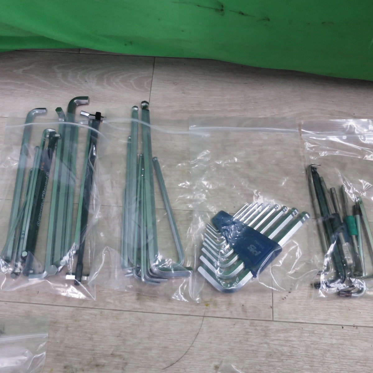 [送料無料] 大量！まとめ売り！一部未使用☆ビット ホルダー 六角 ソケット レンチ スパナ コンビネーションレンチ モンキーレンチ ドライバー 等 工具箱☆