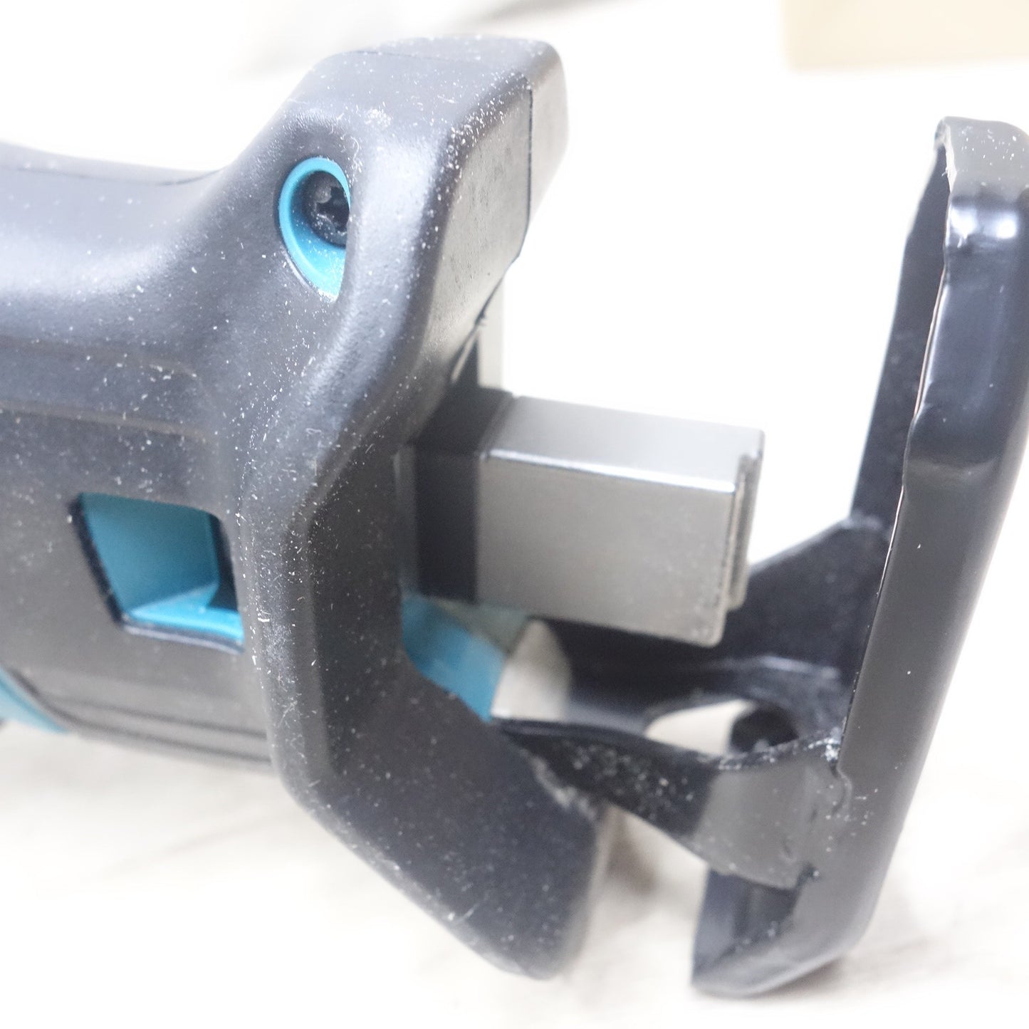 [送料無料] キレイ◆マキタ 充電式 レシプロソー JR104D 電動 工具 切断機 セーバーソー セーバソー 10.8V 本体のみ makita◆