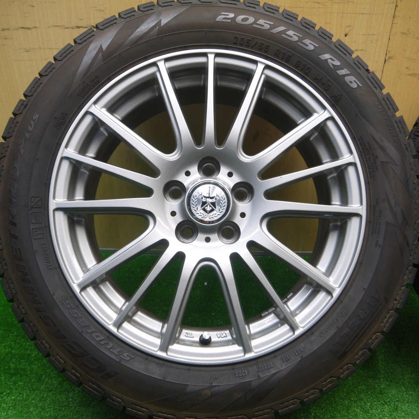 [送料無料] バリ溝！20年！キレイ！9分★86 BRZ 等 205/55R16 スタッドレス ピレリ アイスアシンメトリコ プラス GMach 16インチ PCD100/5H★4091705Hス
