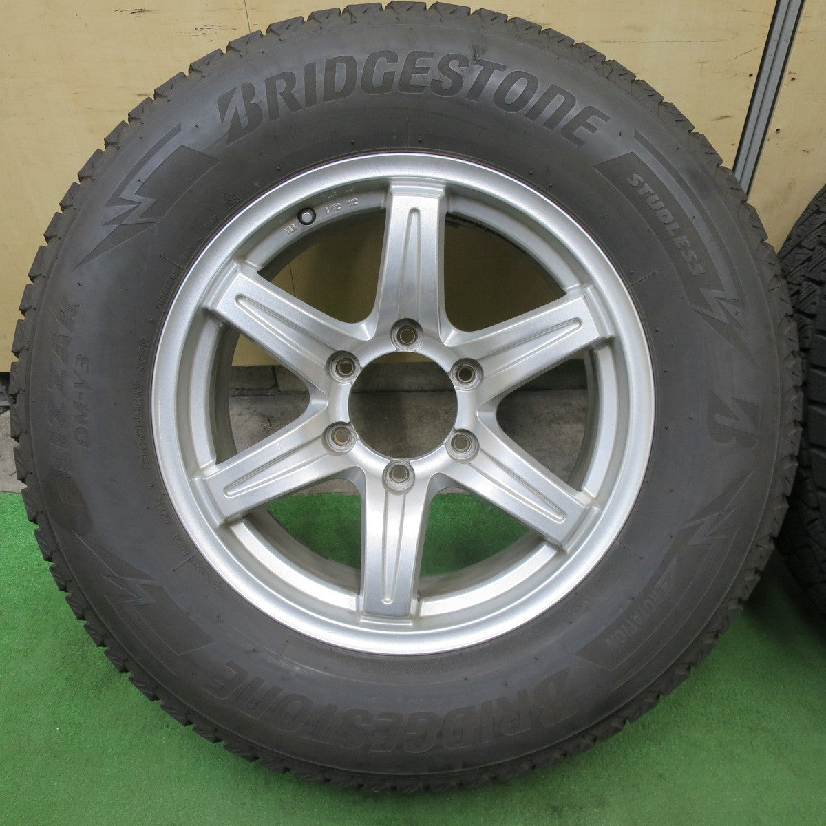 4本価格！23年★スタッドレス 265/65R17 ブリヂストン ブリザック DM-V3 社外 アルミ 17インチ PCD139.7/6H★6013111ナス