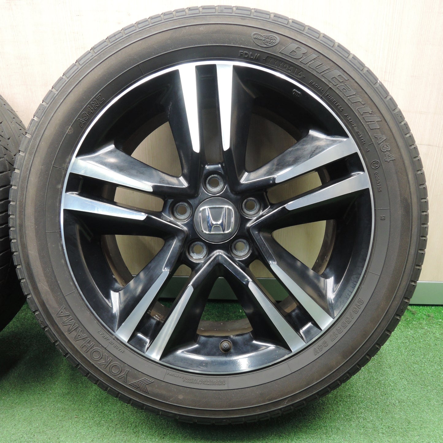 *送料無料* 4本価格★ホンダ オデッセイ 純正 215/55R17 ヨコハマ ブルーアース A34 17インチ PCD114.3/5H★4030408NJノ