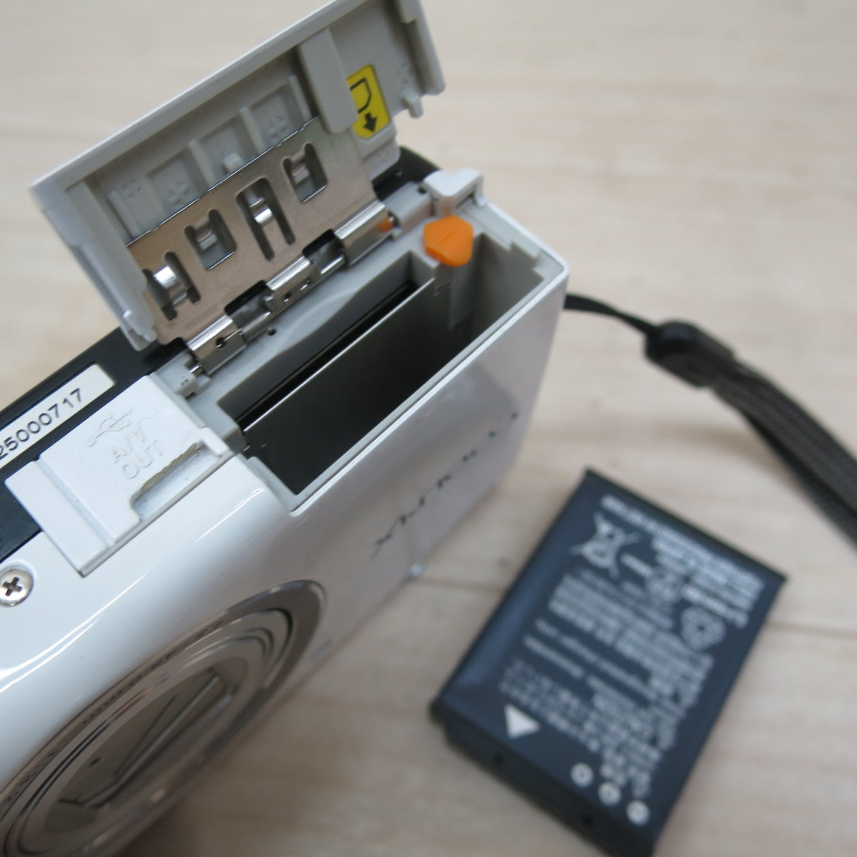 ☆Nikon ニコン デジタル カメラ COOLPIX S6200 10x WIDE コンパクト デジカメ クールピクス 現状品☆ [送料無料]