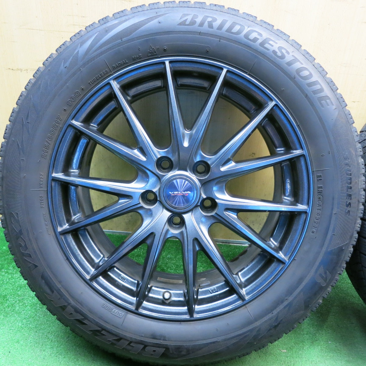 キレイ◎スタッドレス 215/60R17 ブリヂストン ブリザック VRX2 VELVA SPORT Z ヴェルヴァ 17インチ PCD114.3/5H◎6082504HAス