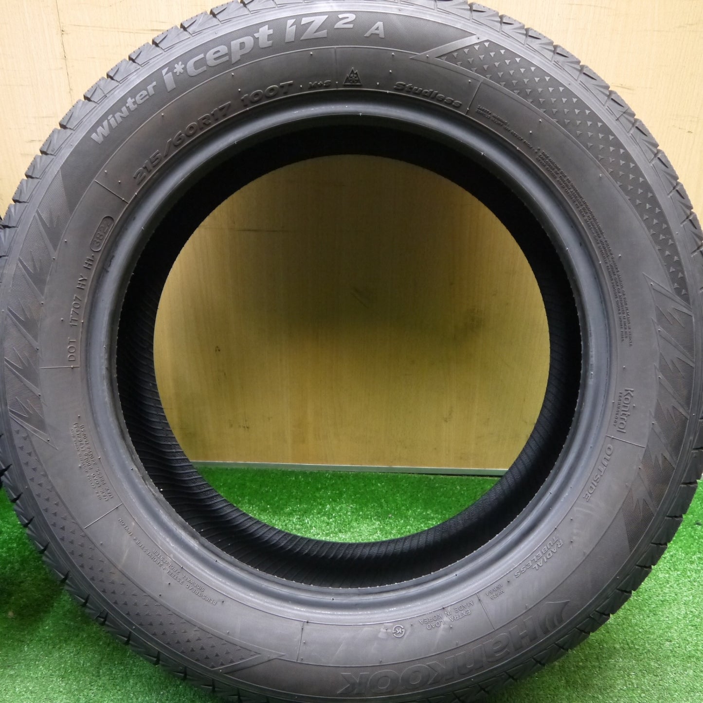 バリ溝！22年！9.5分★スタッドレス 215/60R17 ハンコック ウインターアイセプト IZ2A タイヤ 17インチ アルファード エスティマ エクストレイル 等★5121208Hスタ