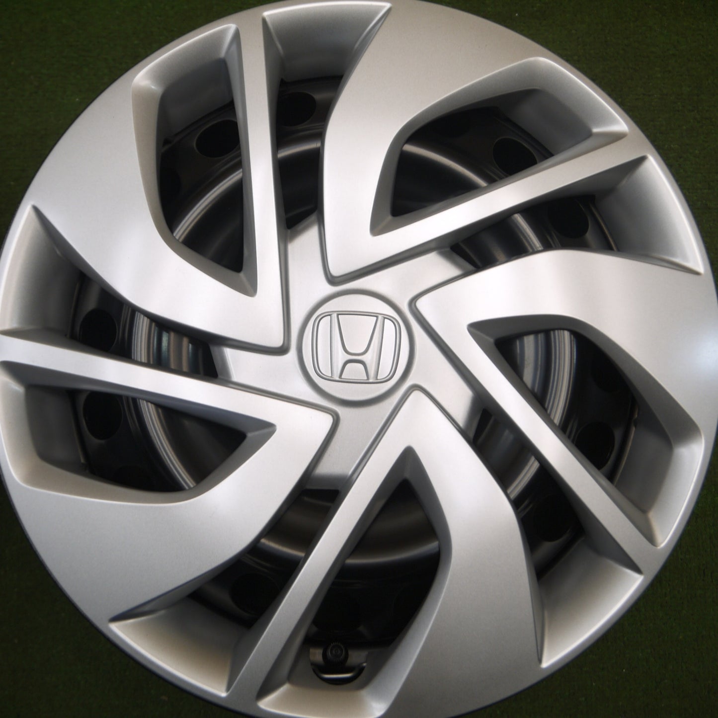 *送料無料* 新車外し★ホンダ GB5 フリード 純正 スチール ホイール 15インチ キャップ カバー 15×5.5J PCD114.3/5H★4041004Hホ