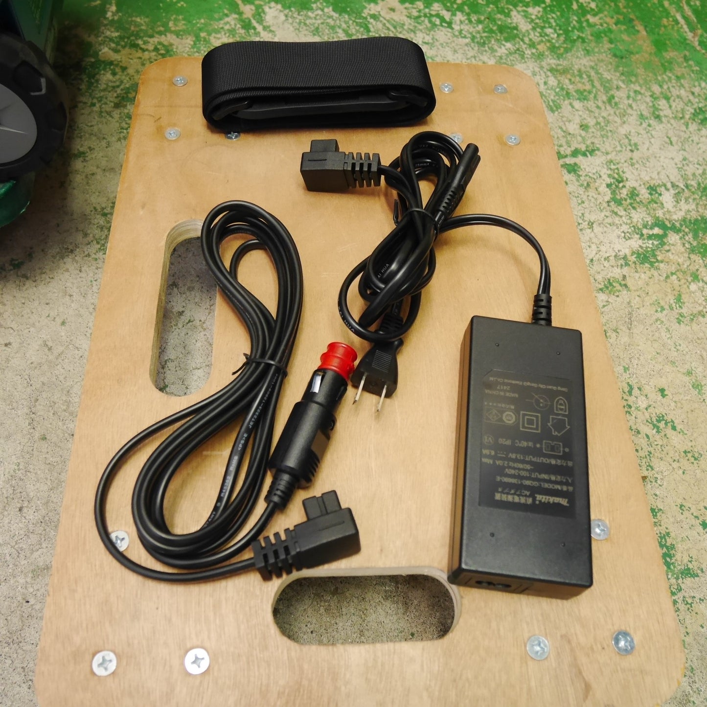キレイ☆マキタ 充電式 保冷温庫 CW001G 20L シガーソケット用電源・ACアダプター付き ポータブル 保冷 保温 庫 makita☆ [送料無料]