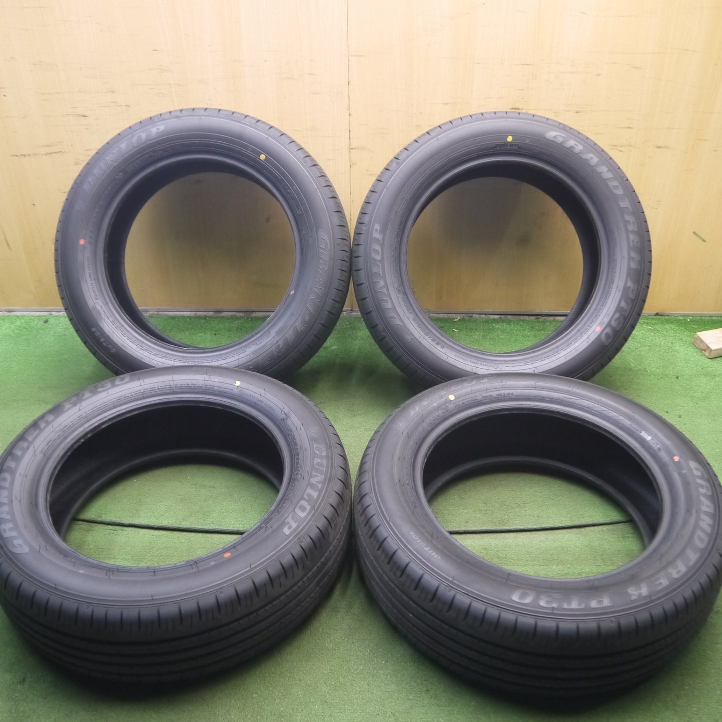 *送料無料* 新車外し！23年★225/60R18 ダンロップ グラントレック PT30 タイヤ 18インチ レクサス NX RAV4 ハリアー 等★4040511Hノタ