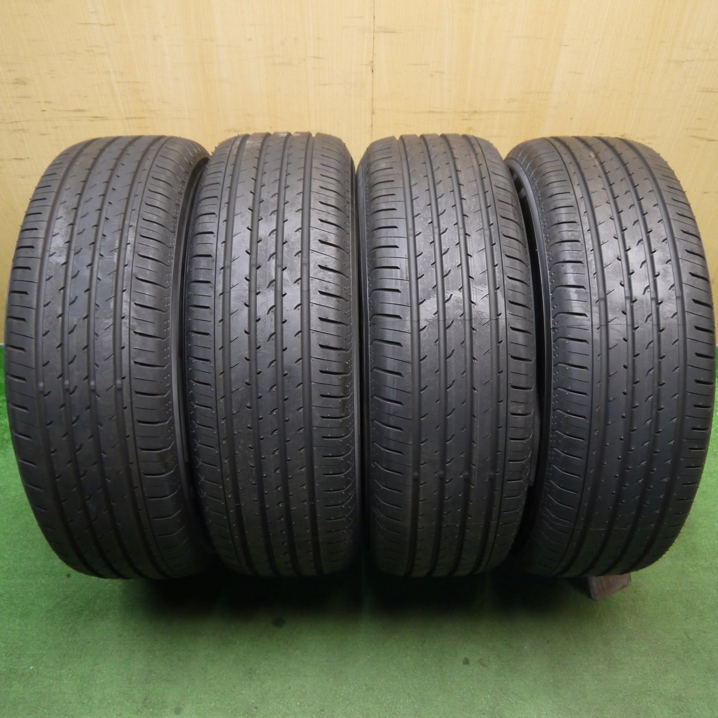 新車外し！26年★225/65R17 ヨコハマ アドバン V03 タイヤ 17インチ 40系 アルファード RAV4 ハリアー CX-5 等★6070101KKノタ