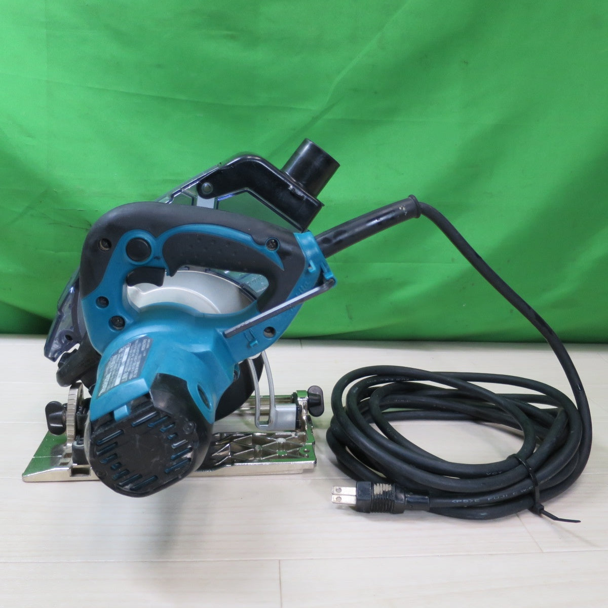 [送料無料] ☆マキタ 125mm 防じん マルノコ KS5100F 電動 工具 切断機 makita 100V 木工用 丸のこ 丸ノコ 丸鋸 コード式☆