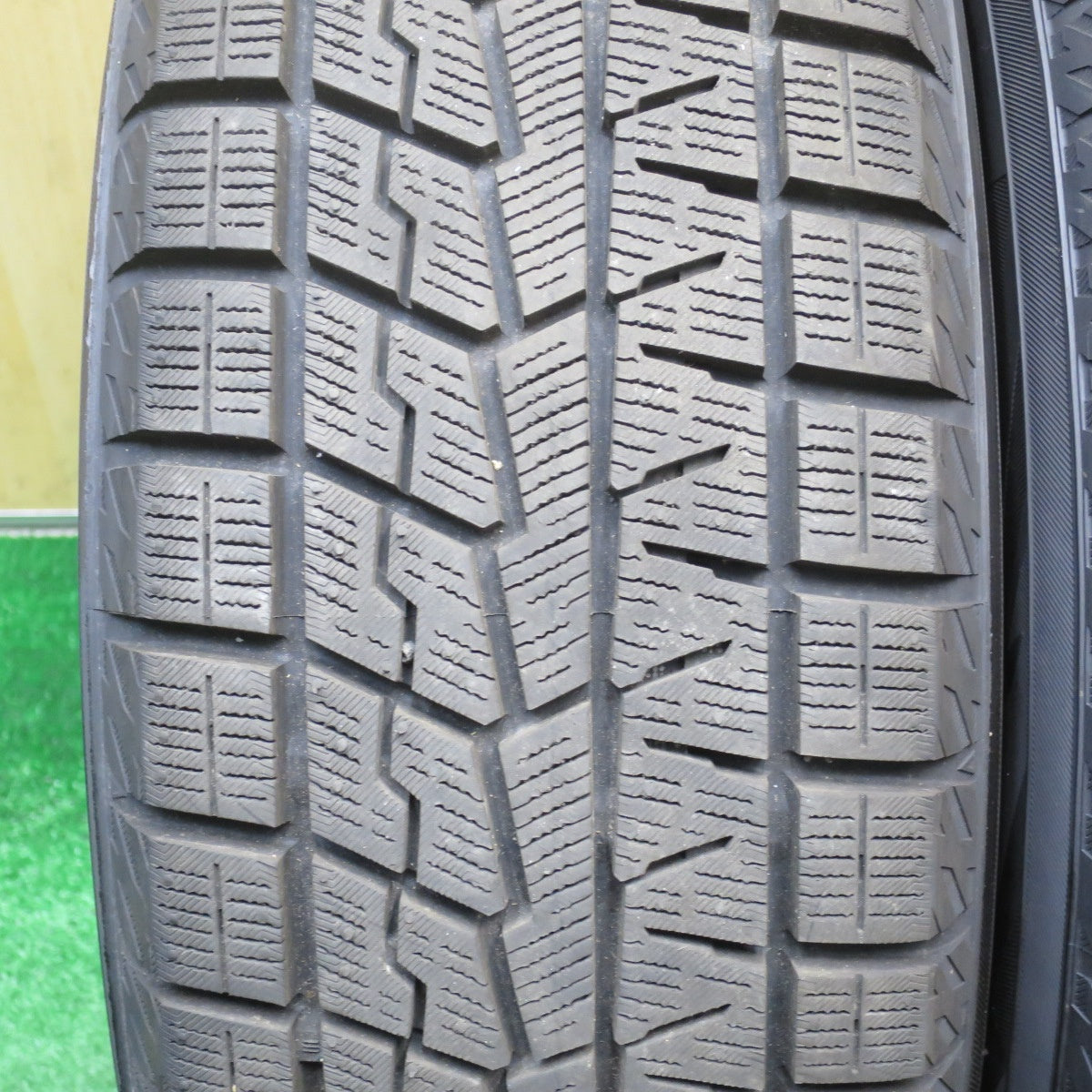 超バリ溝！24年！キレイ！ほぼ10分★スタッドレス 185/65R15 ヨコハマ アイスガード iG70 GRASS グラス 15インチ PCD100/4H★5112502NJス