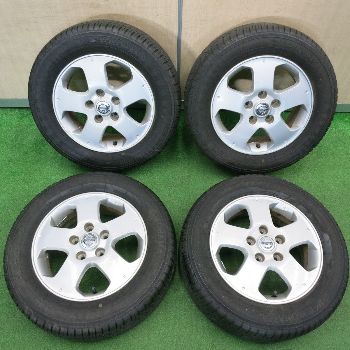 [送料無料] バリ溝！9分★日産 C25 セレナ 純正 195/65R15 ヨコハマ A.drive Aドライブ 15インチ PCD114.3/5H★5012305TNノ