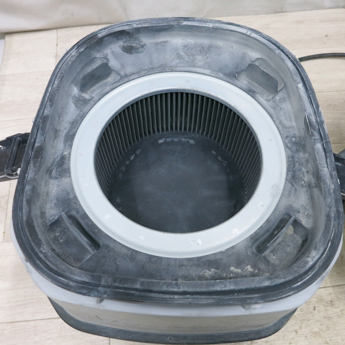 [送料無料] ◆マキタ 集じん機 型式不明 本体のみ 集塵 掃除機 電動 工具◆