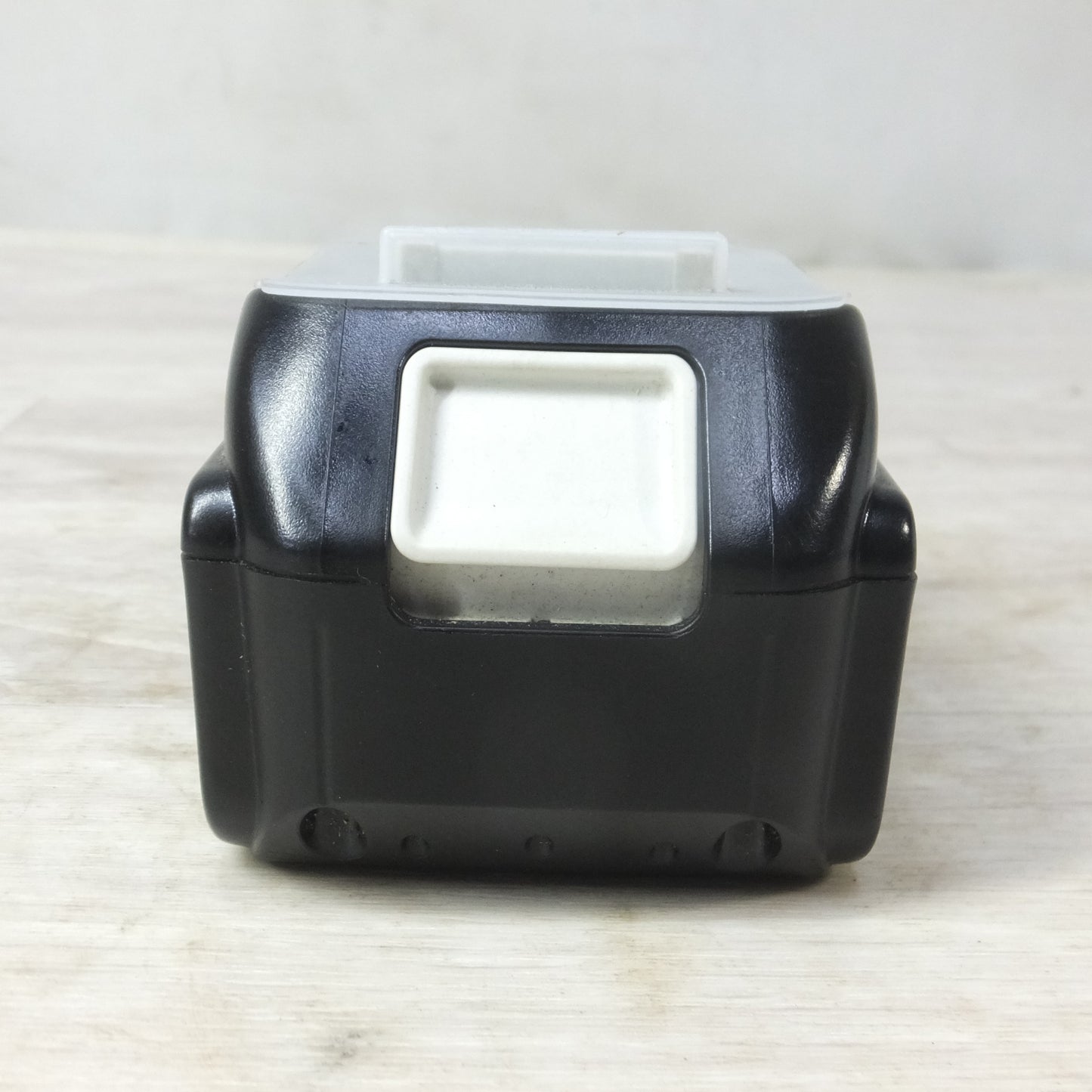 [送料無料] キレイ◆makita マキタ Li-on リチウムイオンバッテリー BL1860B DC18V 6.0Ah 108Wh 電動工具 雪マーク①◆