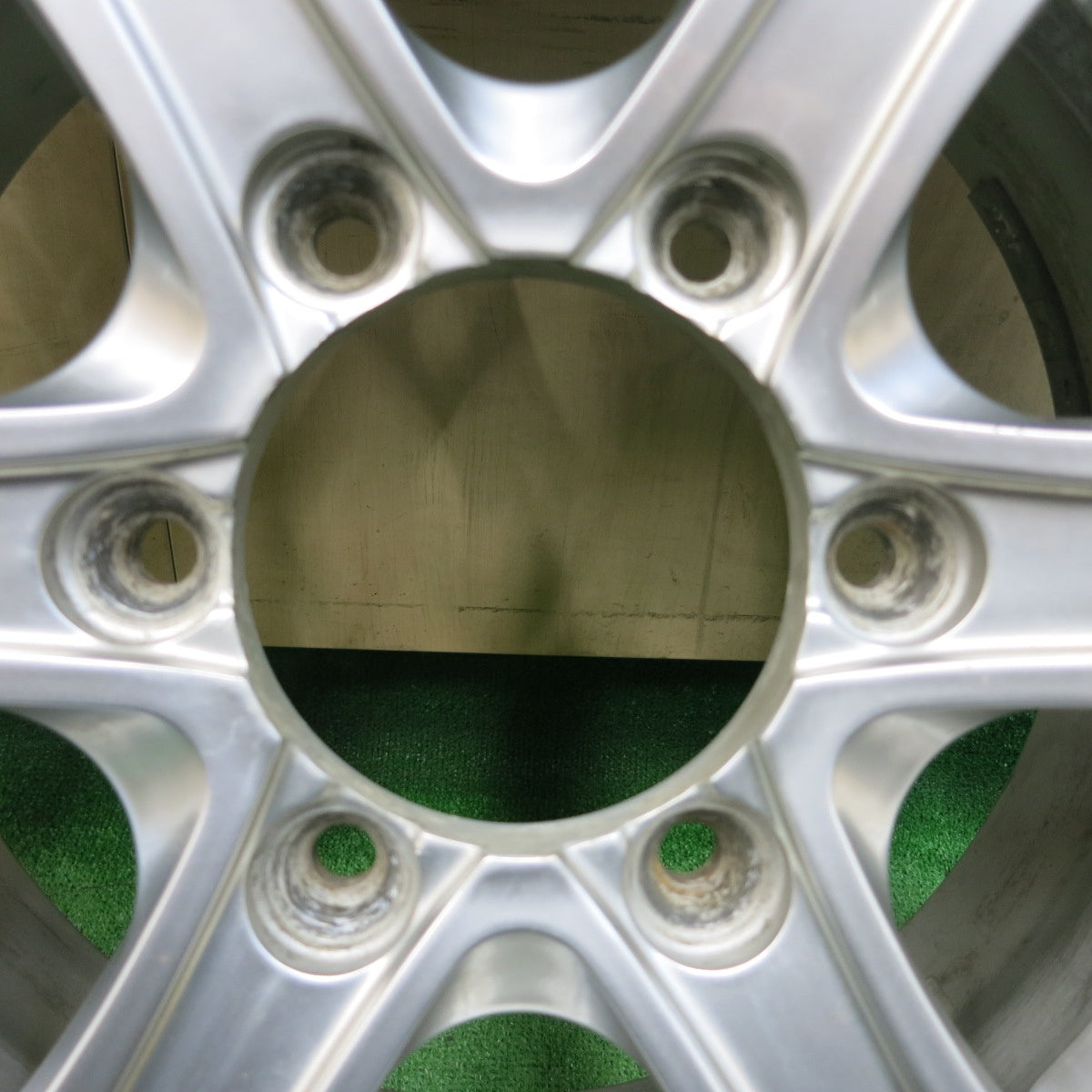 *送料無料* バリ溝！20年！キレイ！9.5分★ハイエース等 KEELER 195/80R15 スタッドレス ダンロップ ウインターマックス SV01 ブリヂストン VL1 PCD139.7/6H★4031606イス