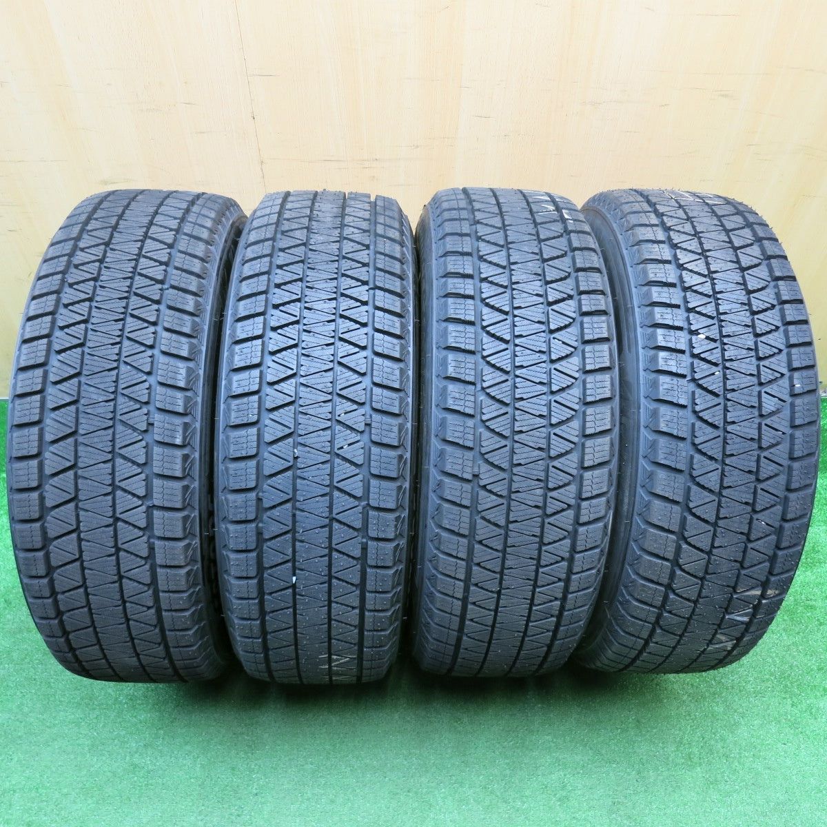 ほぼ未使用！センサー付！23年！キレイ★レクサス NX 225/60R18 スタッドレス ブリヂストン ブリザック DM-V3 Delmore デルモア 18インチ PCD114.3/5H★5111303HAス
