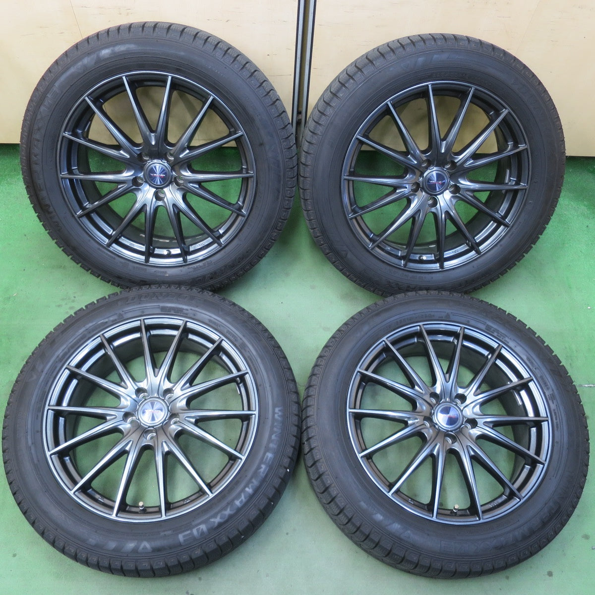 バリ溝！23年！キレイ！9.5分★スタッドレス 225/55R19 ダンロップ ウインターマックス 03 VELVA SPORTZ ヴェルヴァ 19インチ PCD114.3/5H★6040607イス