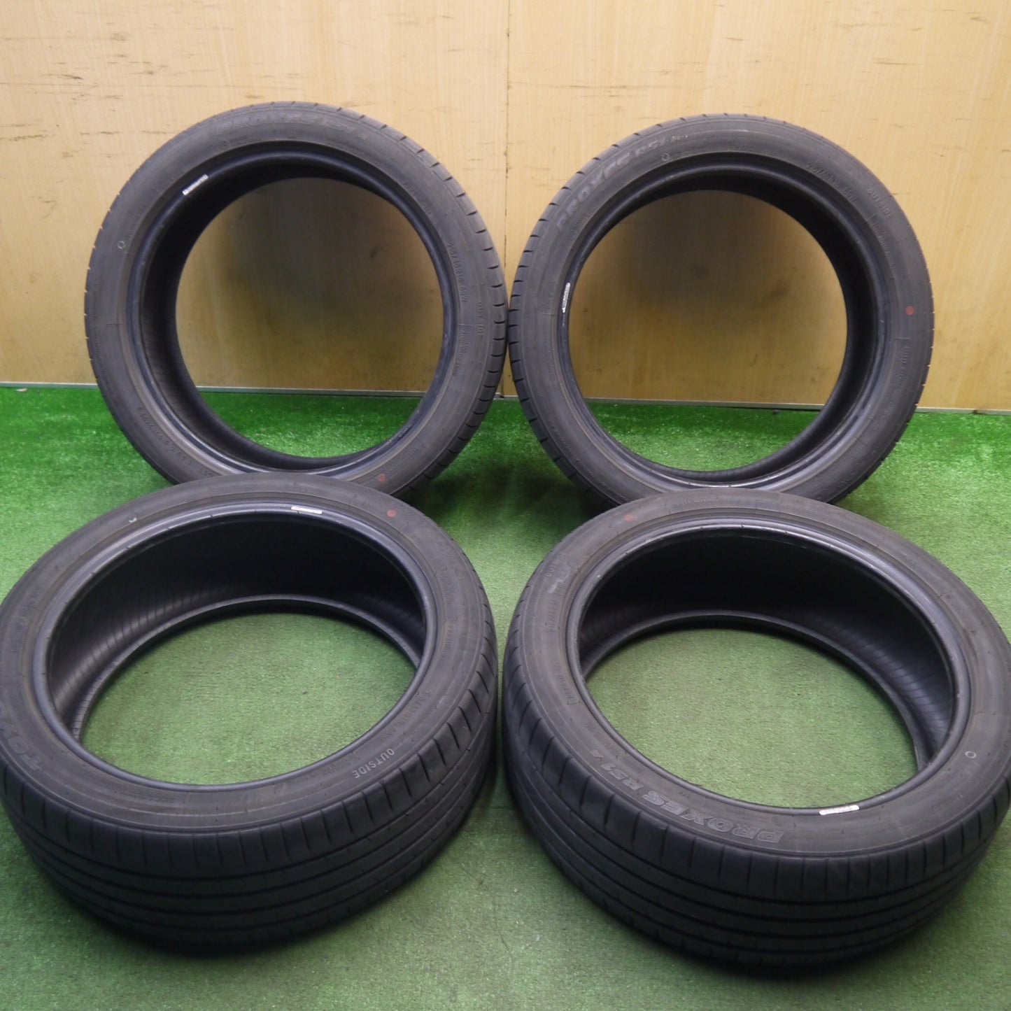バリ溝！22年！9分★215/45R18 トーヨー プロクセス R51A PROXES タイヤ 18インチ マツダ3 ノア ヴォクシー 等★6021804Hノタ