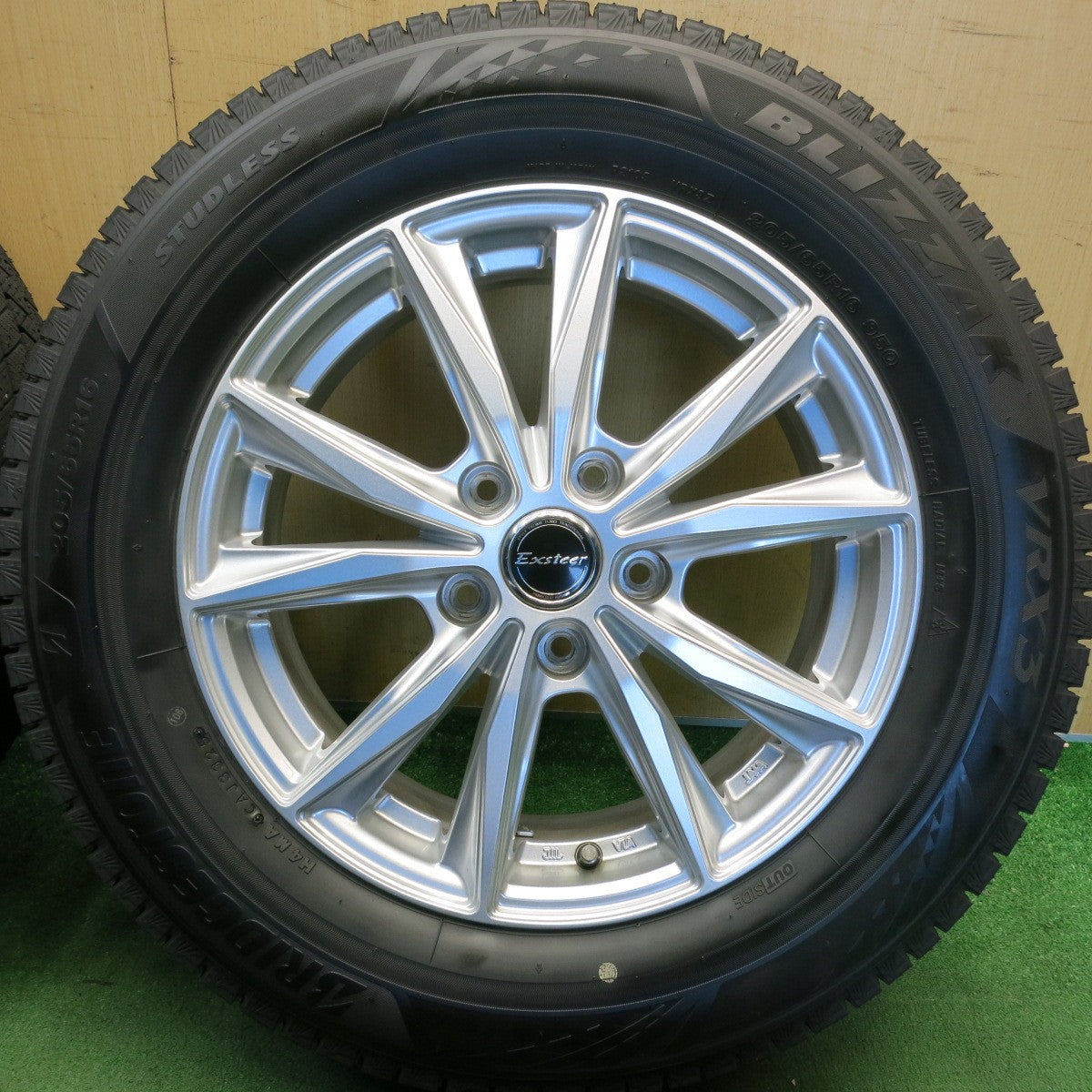 バリ溝！25年！キレイ！ほぼ10分◎スタッドレス 205/65R16 ブリヂストン ブリザック VRX3 Exsteer エクスター 16インチ PCD114.3/5H◎6081604HAス