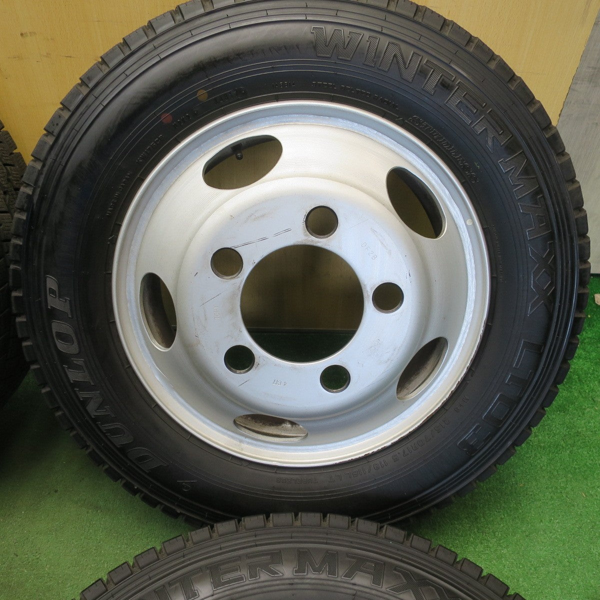 バリ溝！9分！6本◎トラック 215/70R17.5 118/116L スタッドレス ダンロップ ウインターマックス LT03 TOPY スチール 17.5インチ PCD208/5H◎6052601シス