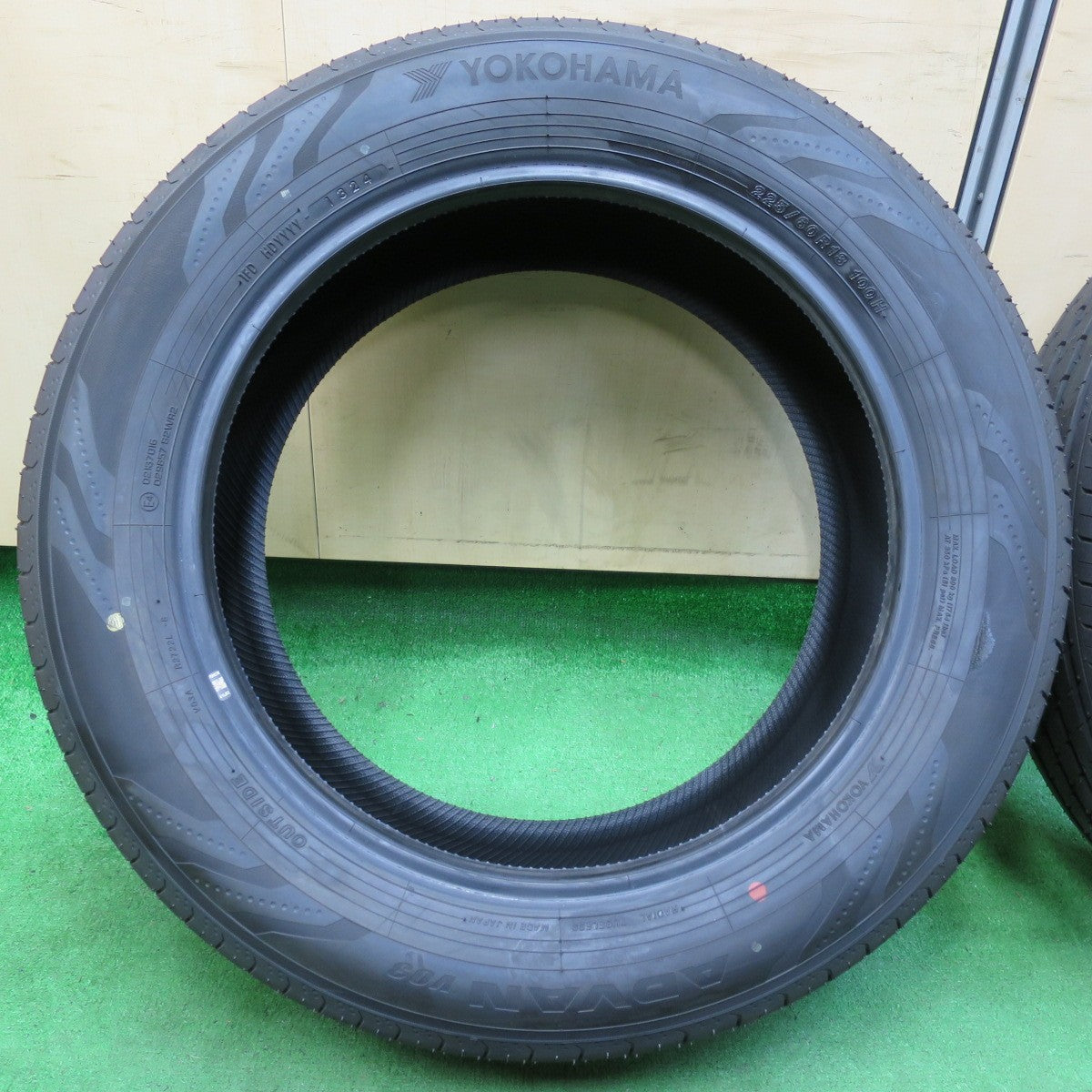 *送料無料* 新車外し！24年★225/60R18 ヨコハマ アドバン V03 タイヤ 18インチ レクサス NX ハリアー アルファード ヴェルファイア 等★4063007イノタ