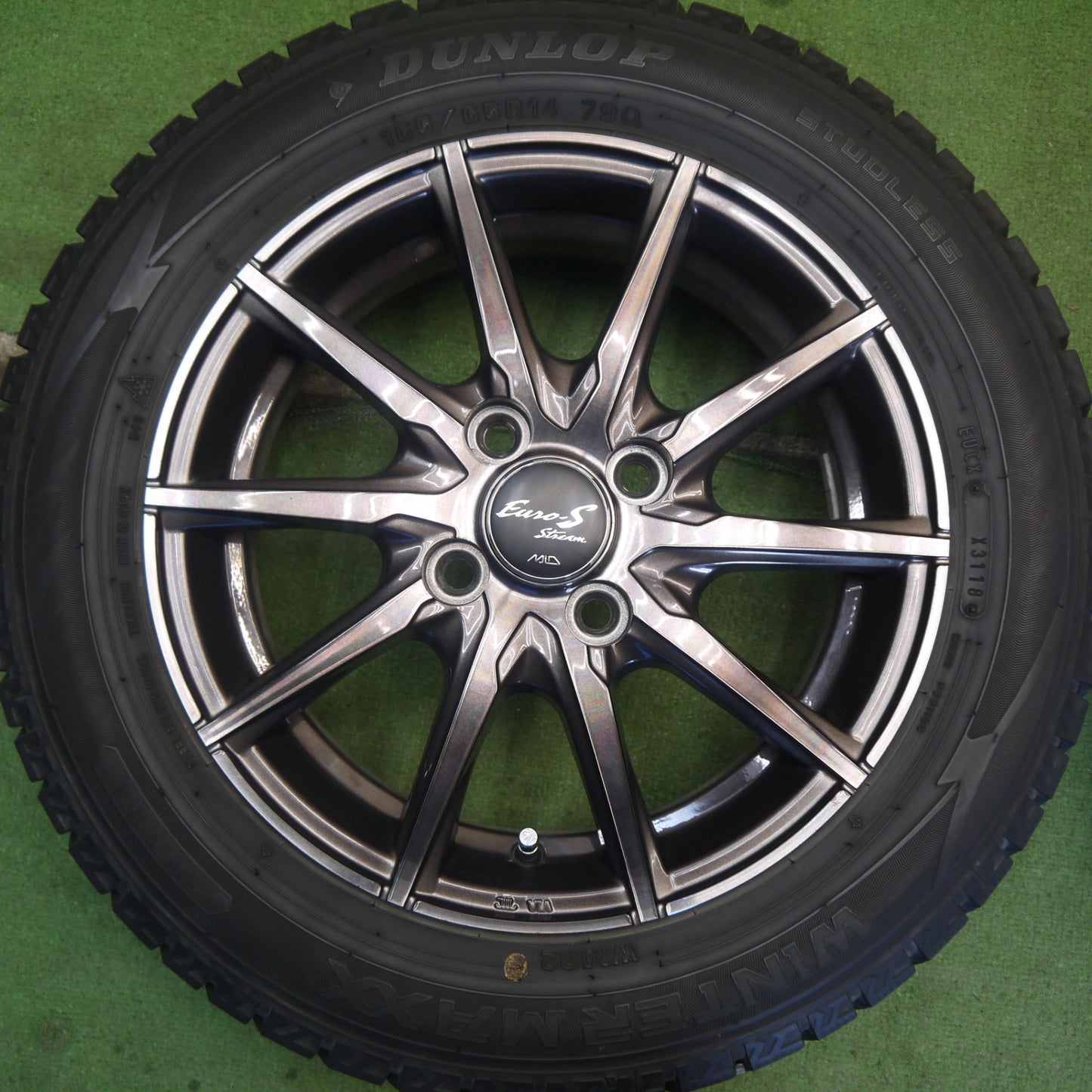 バリ溝！キレイ！9.5分◎スタッドレス 165/65R14 ダンロップ ウインターマックス WM02 Euro-S Stream MiD 14インチ ハスラー ルーミー タンク 等 PCD100/4H◎6071403Hス