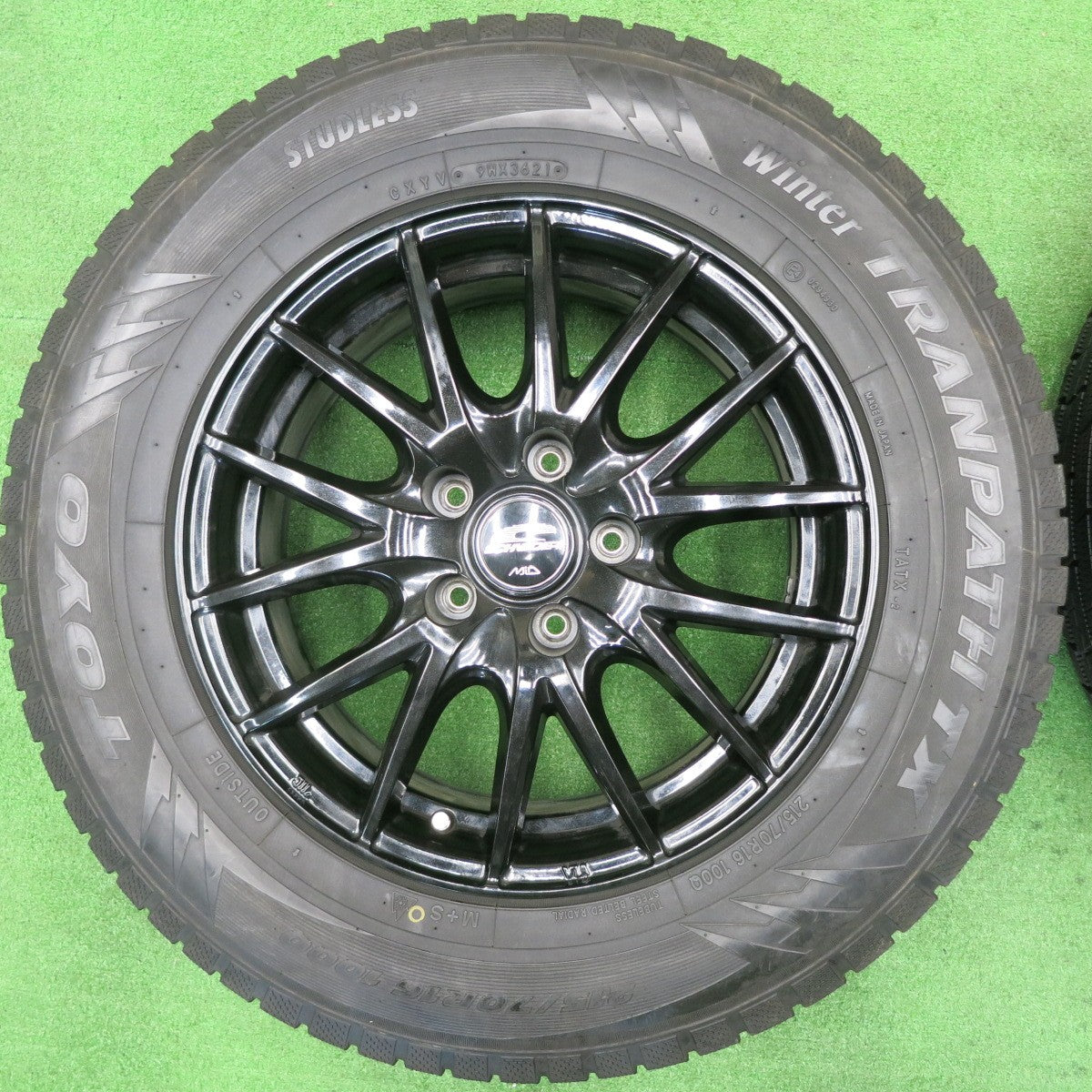 [送料無料] バリ溝！22年！キレイ！9.5分★スタッドレス 215/70R16 トーヨー ウインター トランパス TX SCHNEIDER MiD シュナイダー 16インチ PCD114.3/5H★4112102NJス