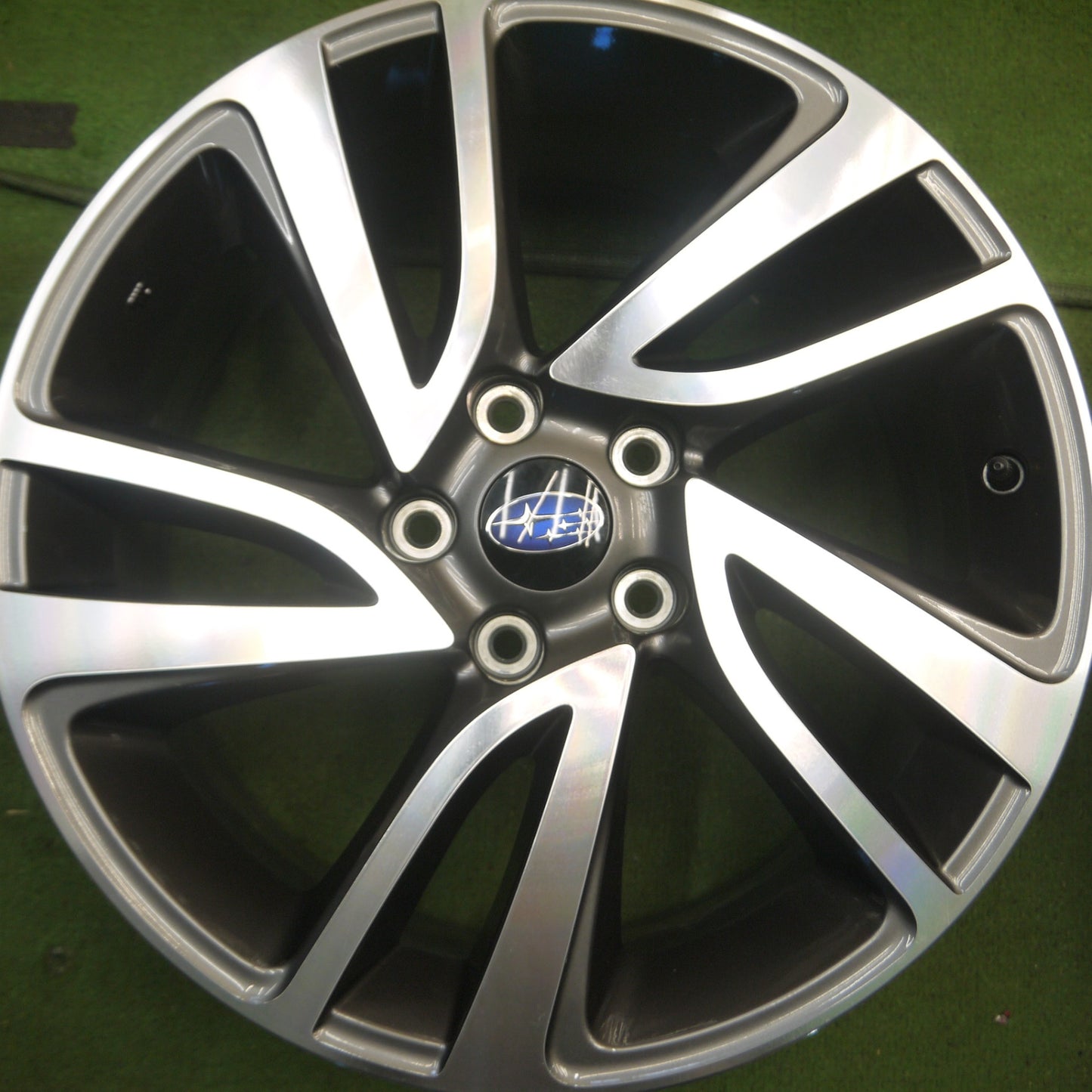 *送料無料* 新車外し★スバル レヴォーグ 純正 ENKEI ホイール 18インチ 18×7.5J エンケイ PCD114.3/5H★4032910Hホ