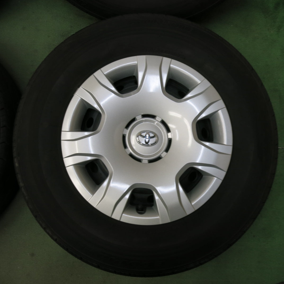 キレイ！22年★トヨタ 200系 ハイエース 純正 スチール 195/80R15 107/105N ブリヂストン エコピア RD613 15インチ PCD139.7/6H★5071112SYノ