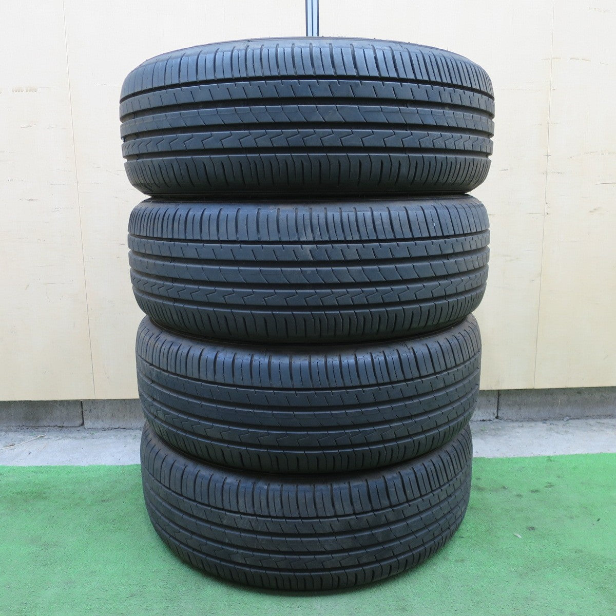 バリ溝！24年！9.5分★215/60R17 ファルケン ZIEX ZE310R ECORUN タイヤ 17インチ C-HR エスティマ カローラクロス アルファード 等★6051902NGノタ