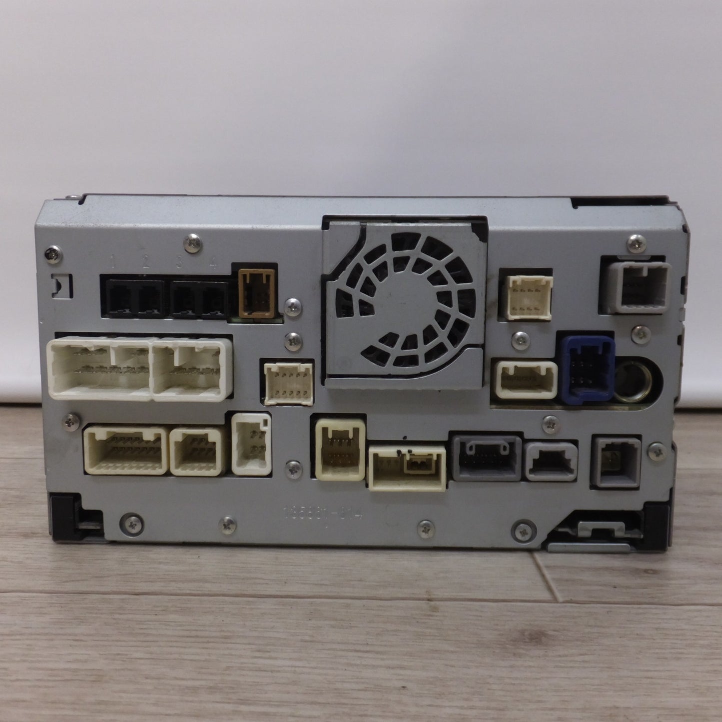 [送料無料] キレイ★富士通テン製 トヨタ TOYOTA 純正 SDナビゲーション 08545-00V51 NSZT-W62G 本体のみ★