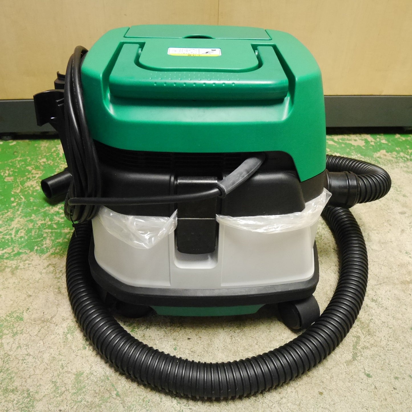 [送料無料] キレイ！ホース付き☆マキタ 乾湿 両用 業務用 集じん機 M442 集塵機 電動 工具 100V makita☆