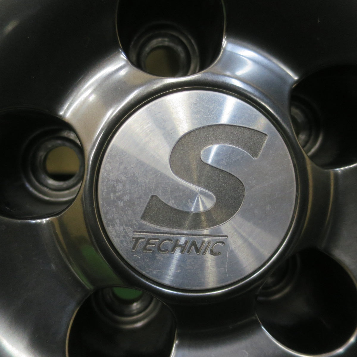 バリ溝！8.5分★プリウス 等 SPORT TECHNIC 205/45R17 スタッドレス ヨコハマ アイスガード iG60 スポーツテクニック 17インチ PCD100/5H★6032501イス