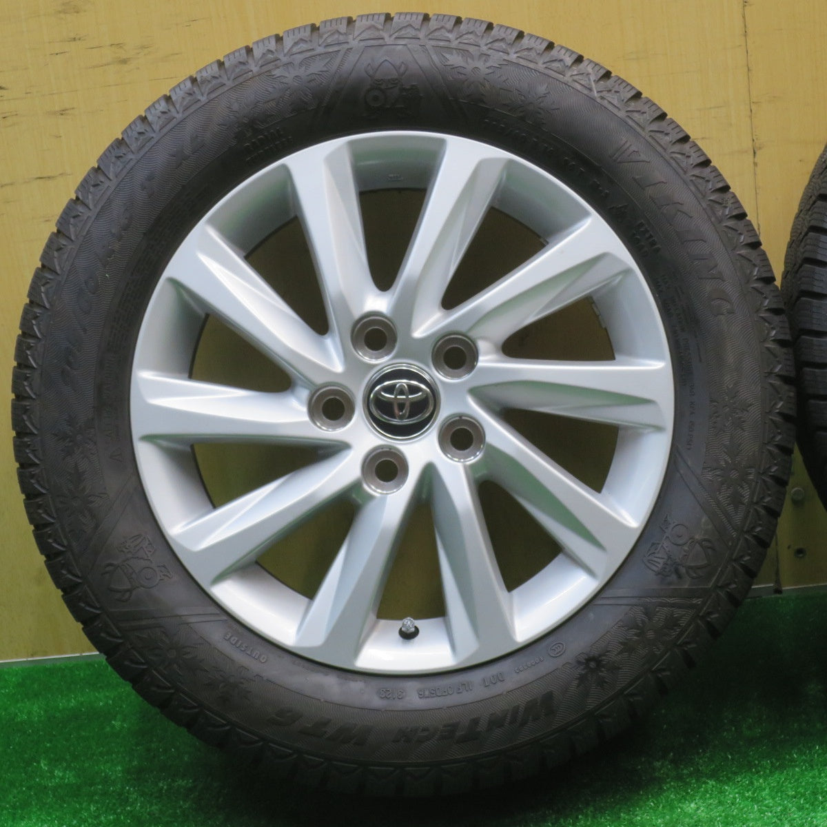 ほぼ未使用！23年！キレイ★トヨタ 90系 ノア ヴォクシー 純正 205/60R16 スタッドレス バイキング WINTECH WT6 16インチ PCD114.3/5H★5100803NJス