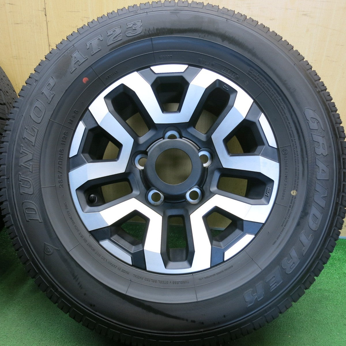バリ溝！26年！9.5分◎トヨタ ランクル 70 純正 265/70R16 ダンロップ AT23 グラントレック 16インチ PCD150/5H◎6082301HAノ