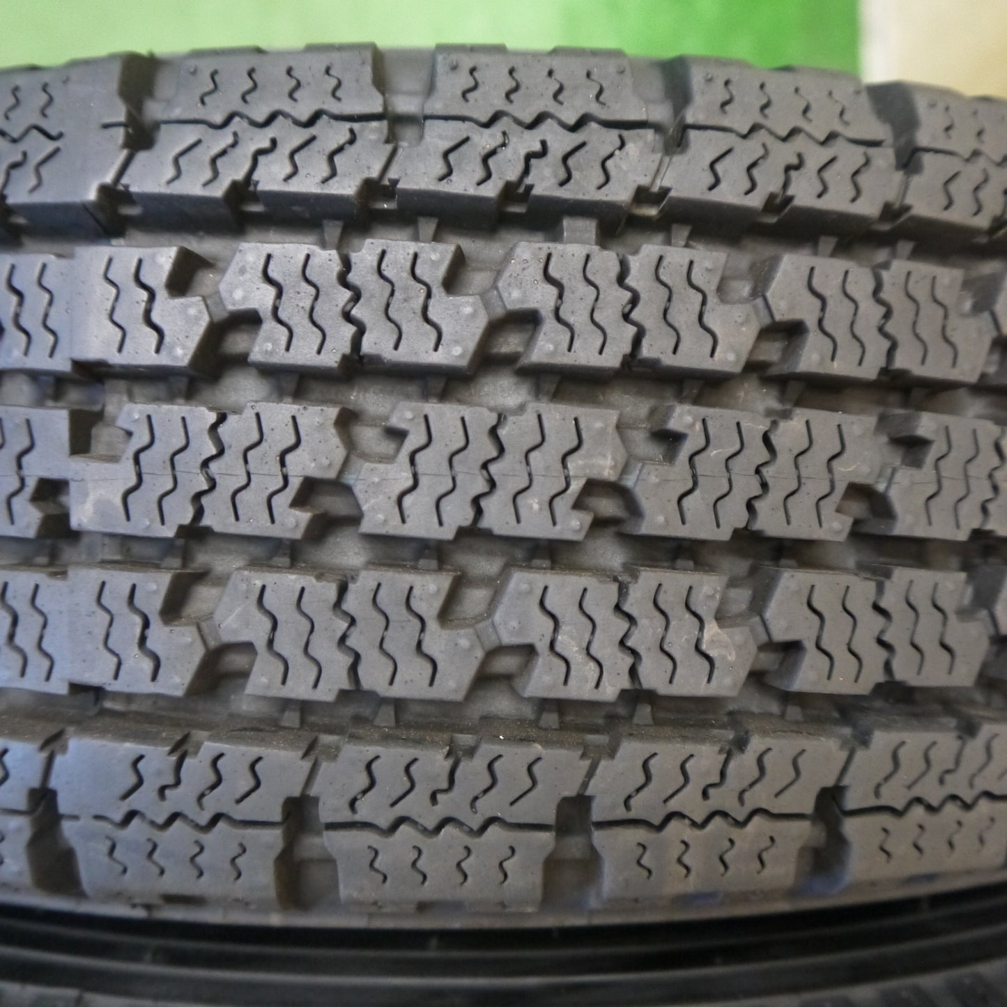 バリ溝！25年！キレイ！9.5分以上◎スタッドレス 145/80R12 80/78N トーヨー デルベックス 935 スチール ホイール 12インチ PCD100/4H◎6071401Hス