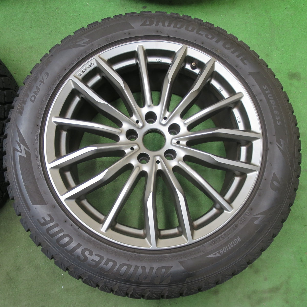 バリ溝！キレイ！9.5分★BMW 等 MAK RAPP 265/50R19 スタッドレス ブリヂストン ブリザック DM-V3 ラップ 19インチ PCD112/5H★6010506ナス