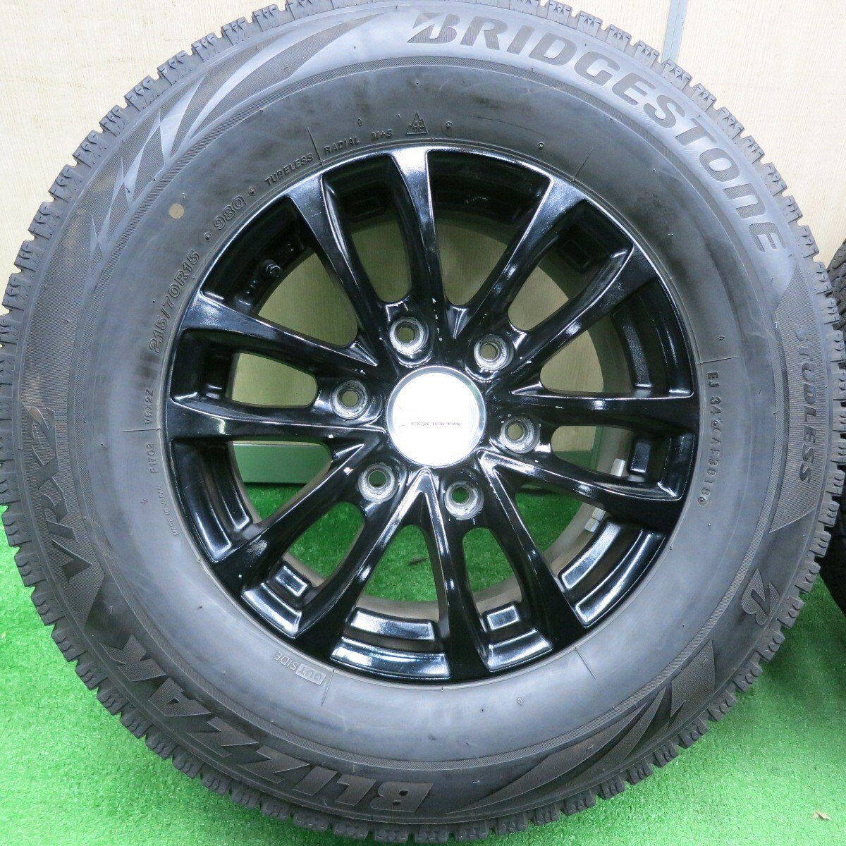 4本価格★スタッドレス 215/70R15 ブリヂストン ブリザック VRX2 PRODITA プロディータ 15インチ PCD139.7/6H★5020303TNス