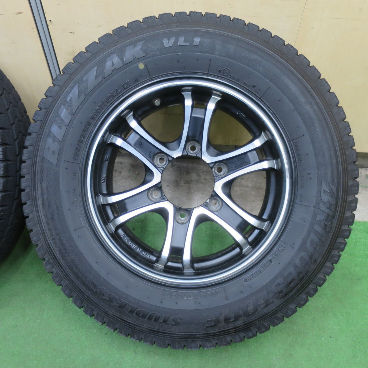 バリ溝！9分★KEELER FORCE 195/80R15 107/105L スタッドレス ブリヂストン ブリザック VL1 キーラー フォース 15インチ PCD139.7/6H★6022001TTス