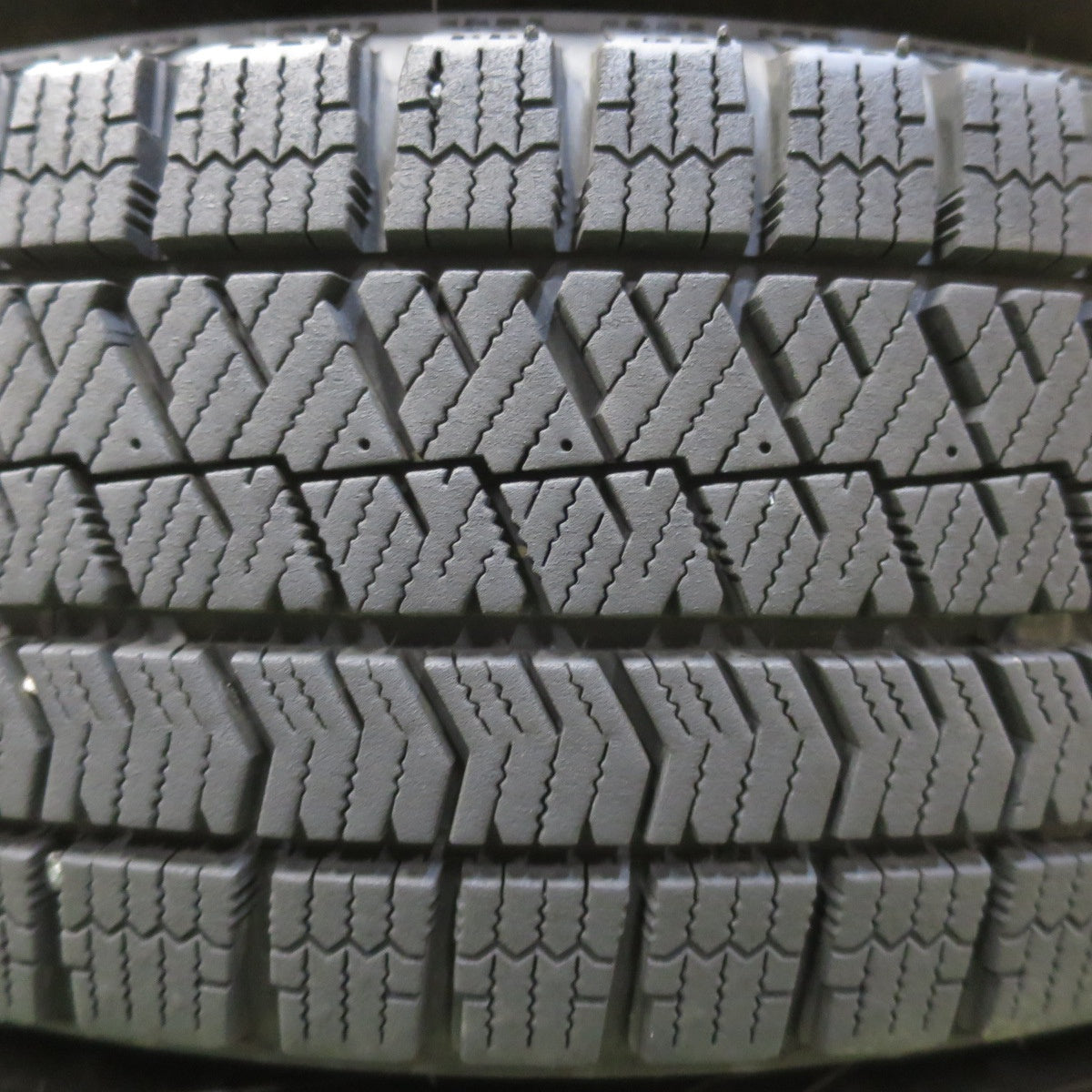 バリ溝！24年！キレイ！9分◎スタッドレス 165/65R14 ブリヂストン ブリザック VRX2 SIBILLA NEXT W45 シビラ 14インチ PCD100/4H◎6070105イス
