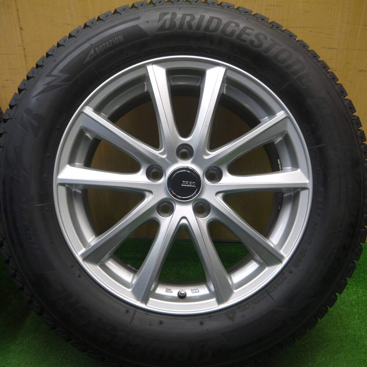 バリ溝！22年！キレイ！9.5分★スタッドレス 225/65R17 ブリヂストン ブリザック DM-V3 PREO プレオ 17インチ PCD114.3/5H★4121004Hス