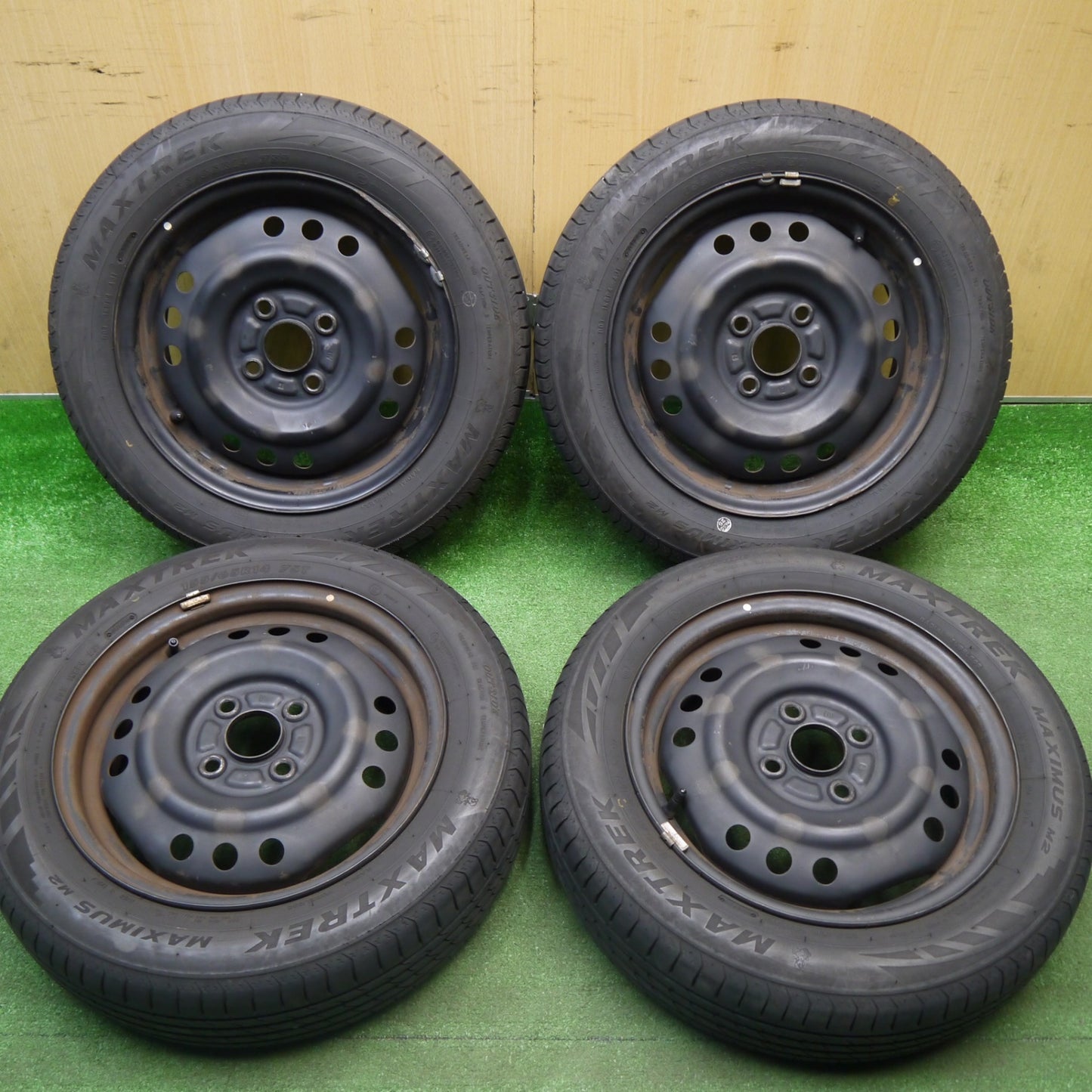 バリ溝！25年！8.5分★155/65R14 マックストレック MAXIMUS M2 スチール ホイール 14インチ PCD100/4H★6011305Hノ