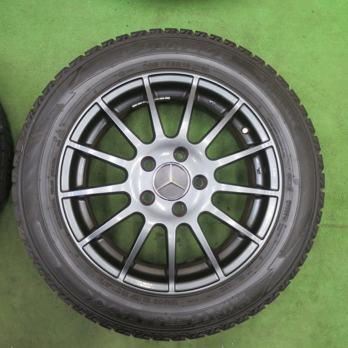 バリ溝！22年！キレイ！9.5分以上★ベンツ 等 IRVINE F01 205/55R16 スタッドレス ダンロップ ウインターマックス WM02 アーヴィン 16インチ PCD112/5H★6022302TTス