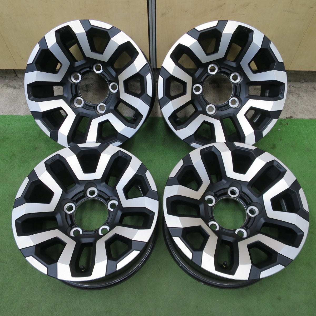 新車外し◎トヨタ ランクル 70 純正 再再販 ホイール 16インチ 16×7J PCD150/5H◎6090103NGホ