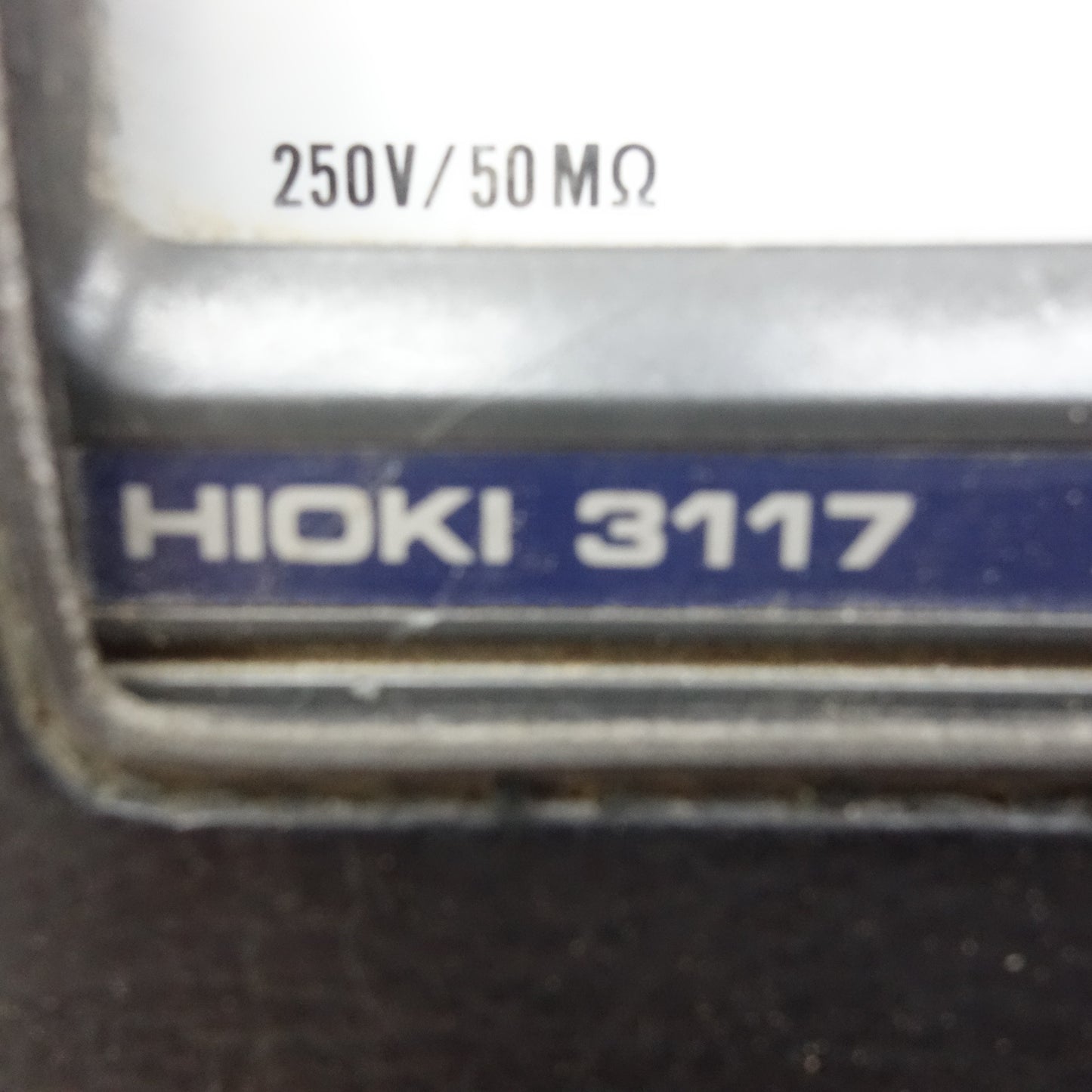 [送料無料] 2点まとめ売り☆HIOKI メグオーム アナログ テスター MΩ Hi TESTER 3117 電気 計測器 ハイ テスター 3030 ケース付き 日置☆